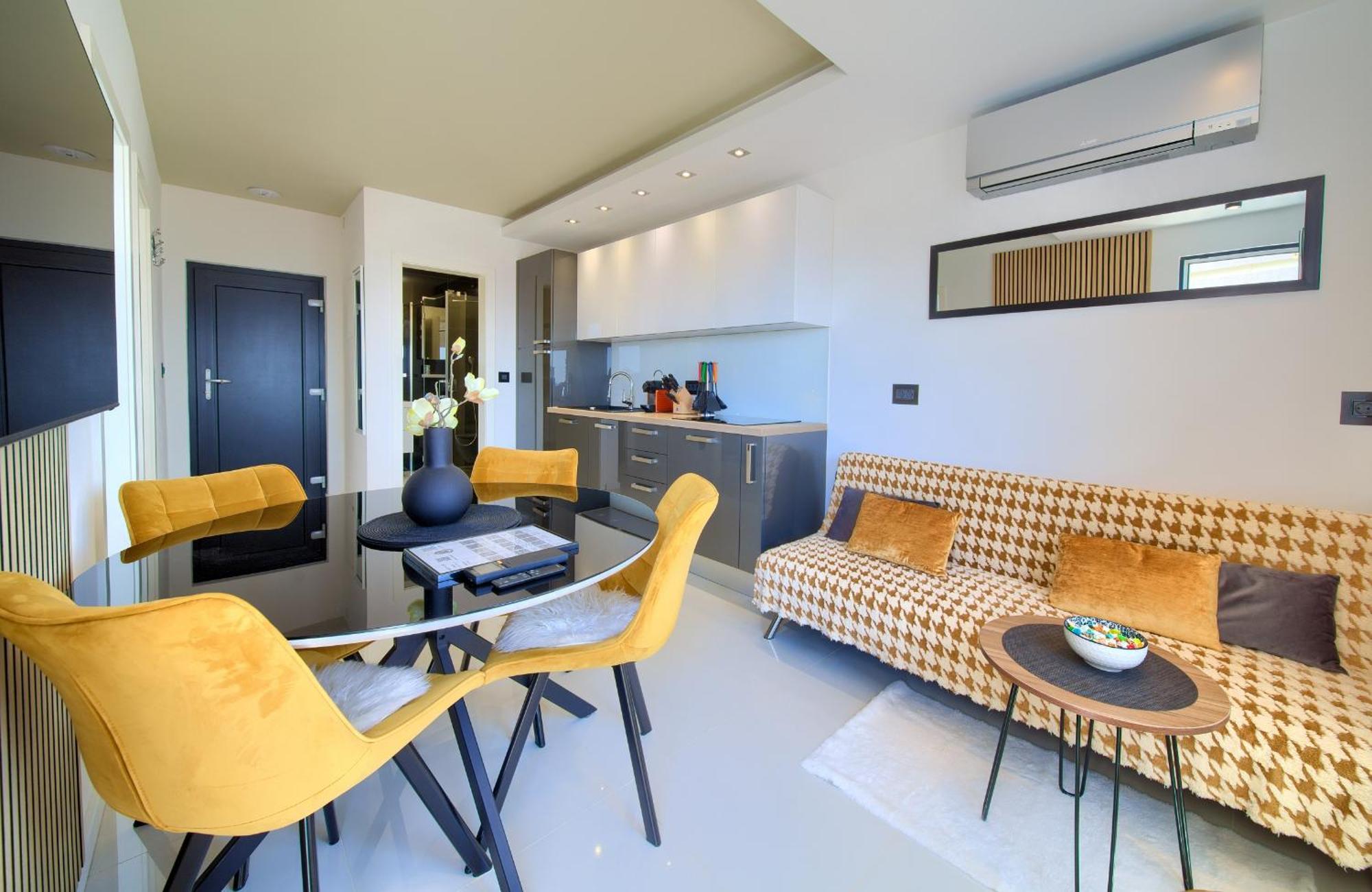 Apartments Sinisa - Krk Town Exterior photo